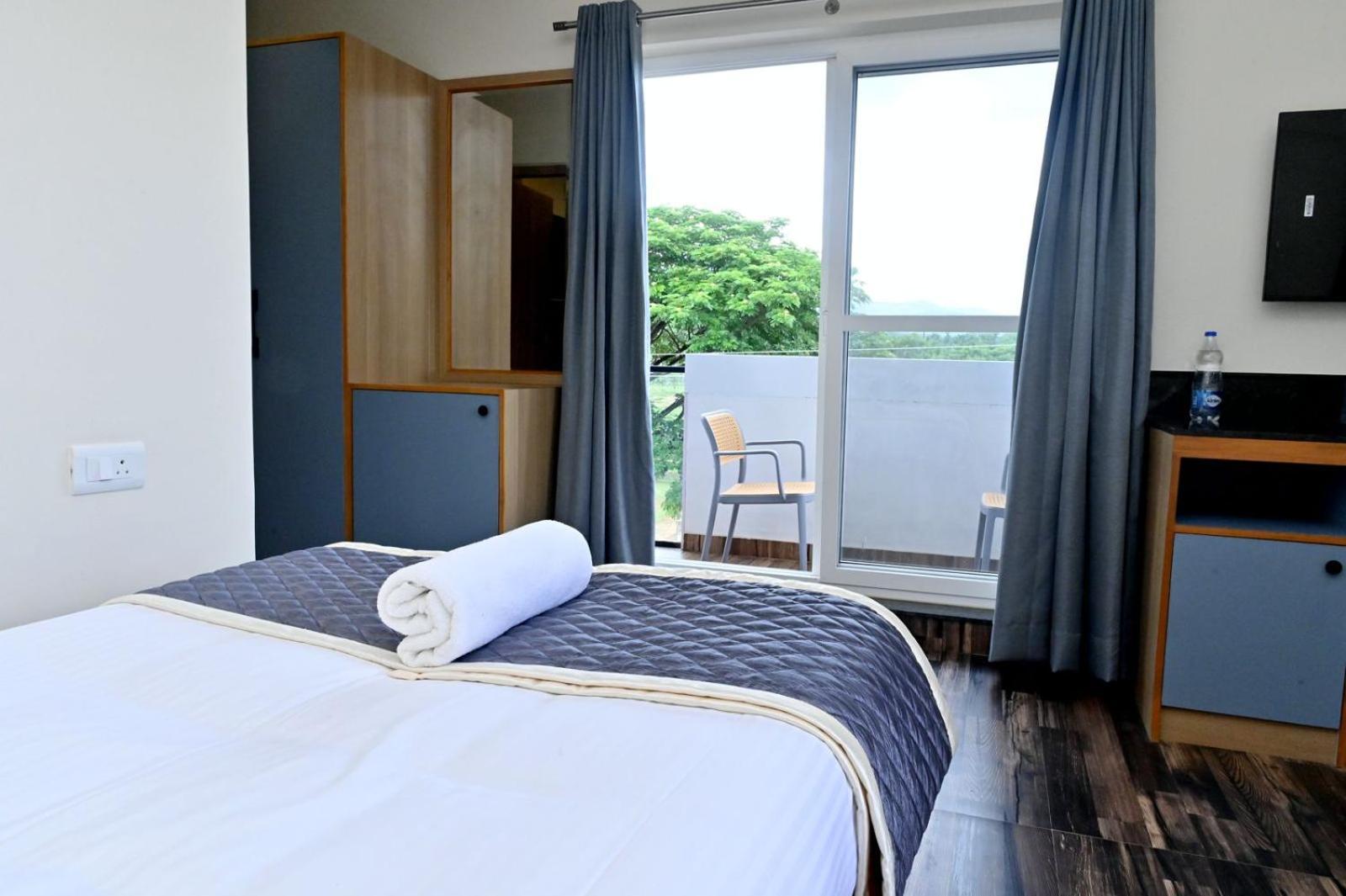 Hometown Sharu'S Inn A Luxury Hotel Chikmagalur Exterior photo